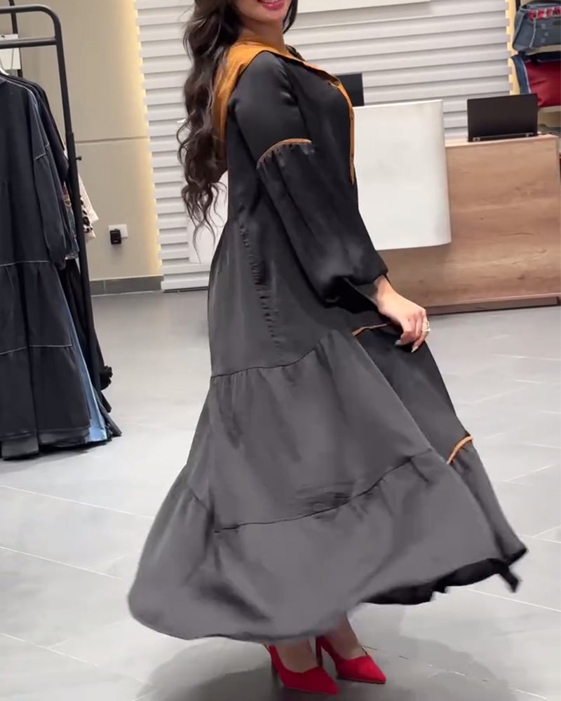 Langes Freizeitkleid in Kontrastfarbe