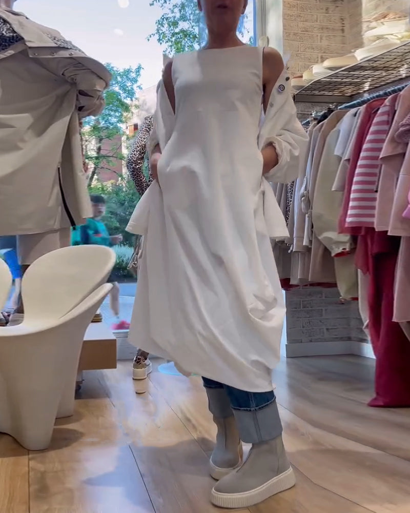 Einfarbiges, ärmelloses, lockeres Kleid