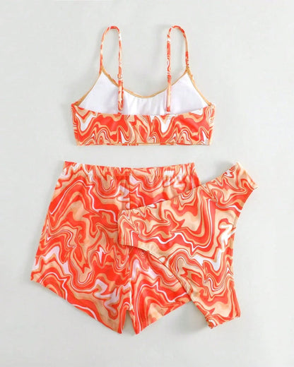 Dreiteiliger Bikini mit bedruckter Strandhose und Hosenträgern