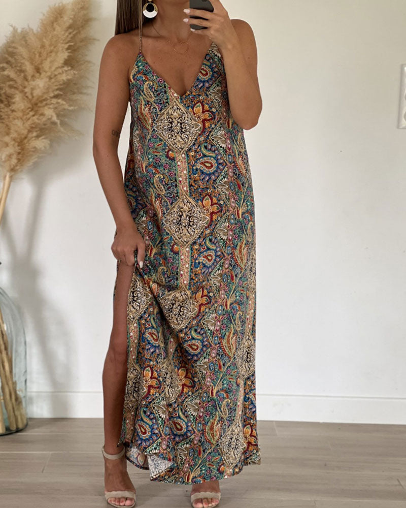 Kleid mit V-Ausschnitt und Strapsdruck