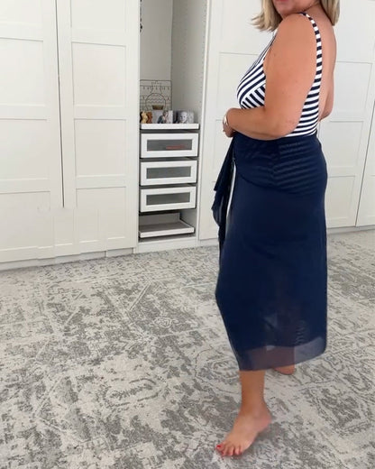 Gestreifter Badeanzug mit breiten Trägern