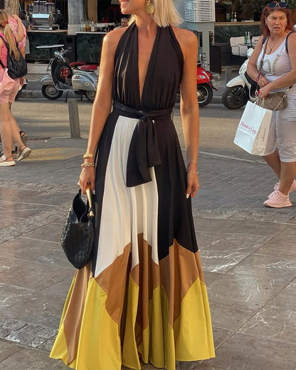 Sexy langes Kleid mit tiefem V-Ausschnitt und Kontrastdruck