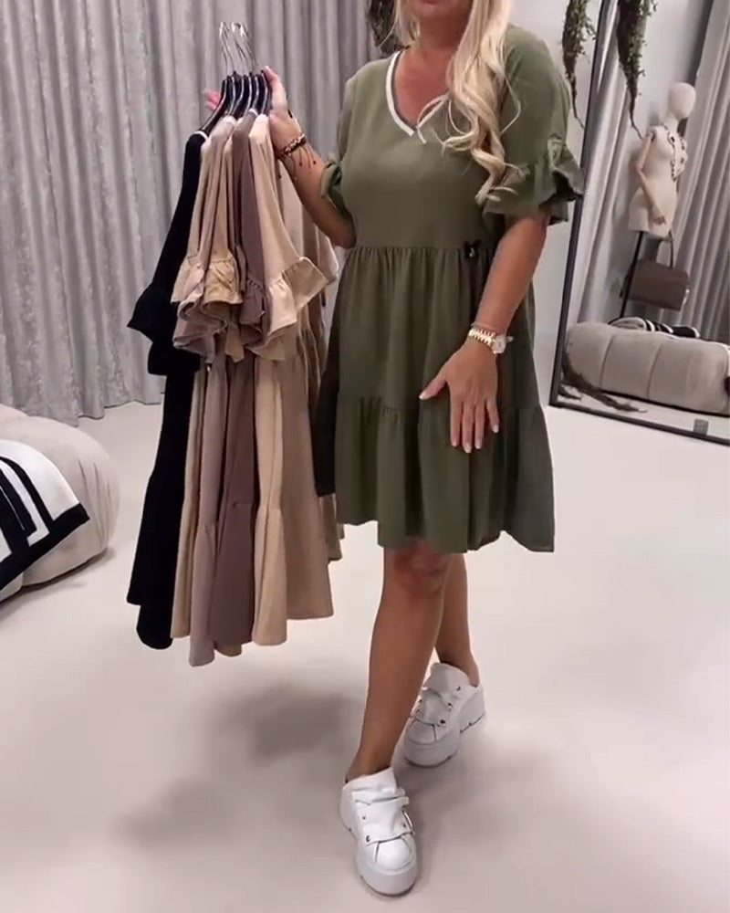 A-Linien-Kleid mit V-Ausschnitt und Rüschenärmeln