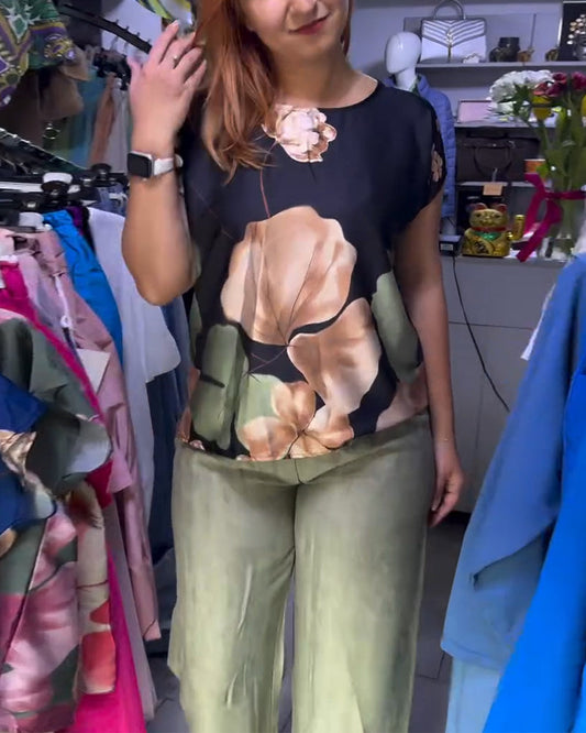 Kurzarmbluse mit Rundhalsausschnitt und Blumenmuster