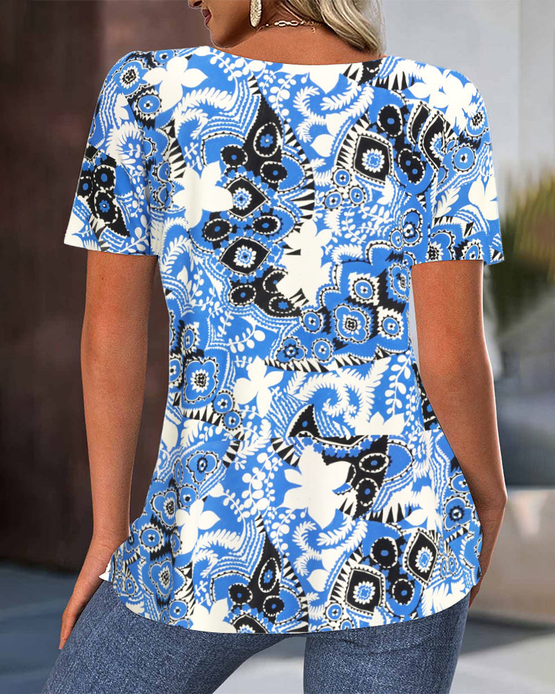 Camicetta alla moda stampata e plissettata