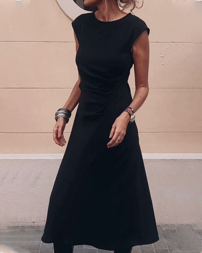 Elegantes ärmelloses Kleid mit schmaler Taille