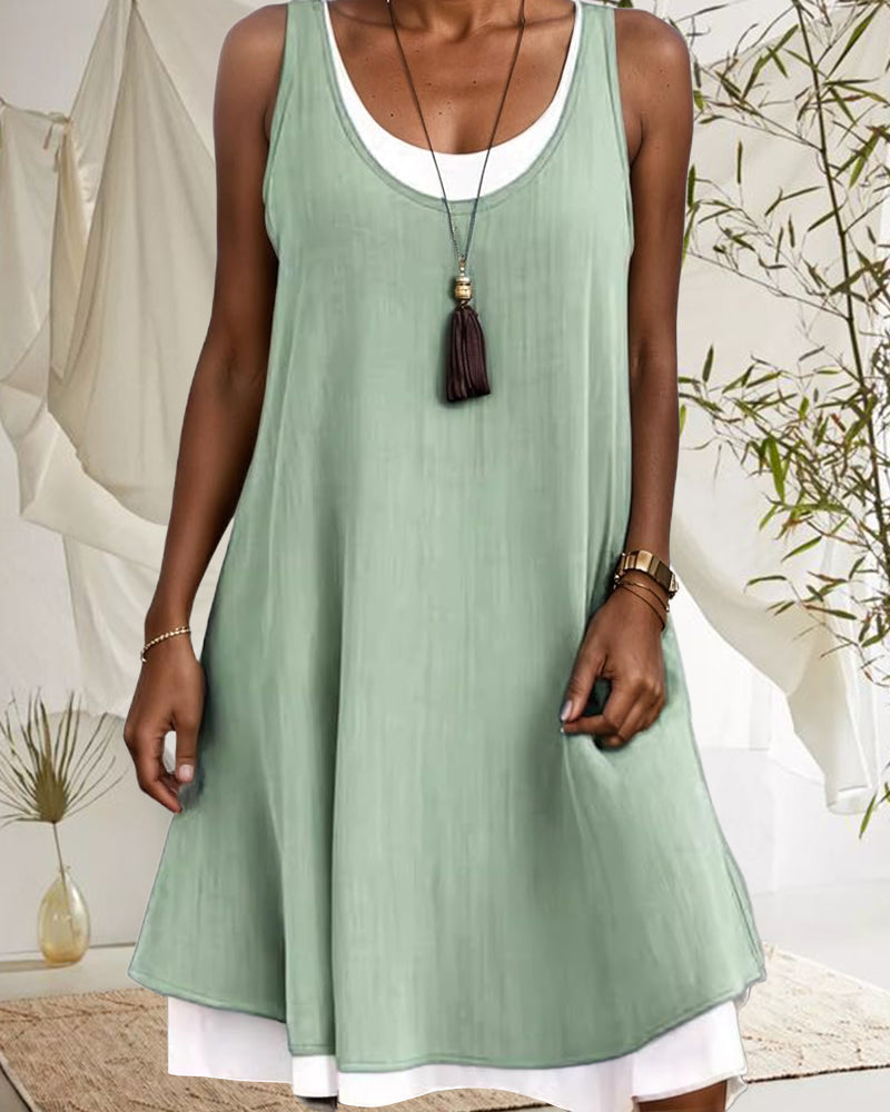 Ärmelloses Patchwork-Kleid mit Rundhalsausschnitt und Kontrastfarbe