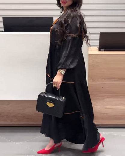 Langes Freizeitkleid in Kontrastfarbe