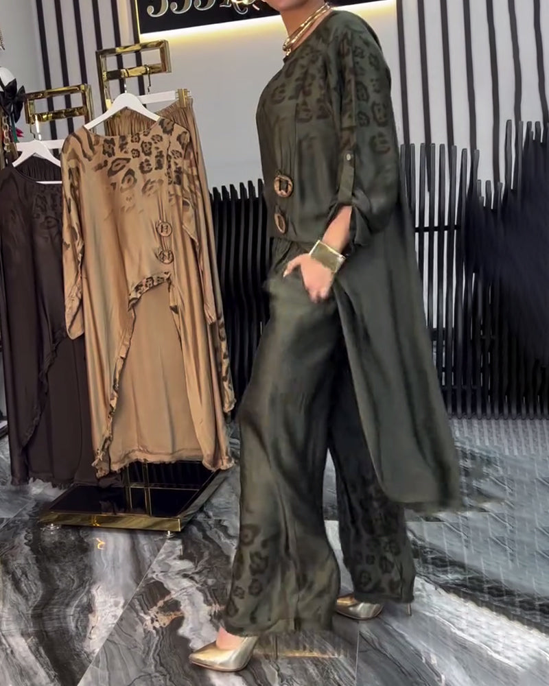 Temperamentvoller bedruckter Anzug mit unregelmäßigem Muster