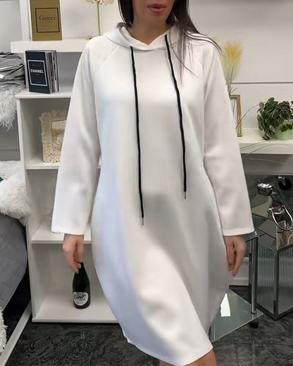 Sportliches Langarm-Sweatkleid mit Kapuze