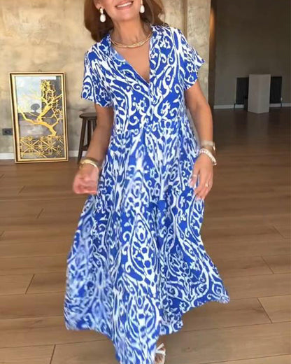 Kurzärmliges, bedrucktes Modekleid