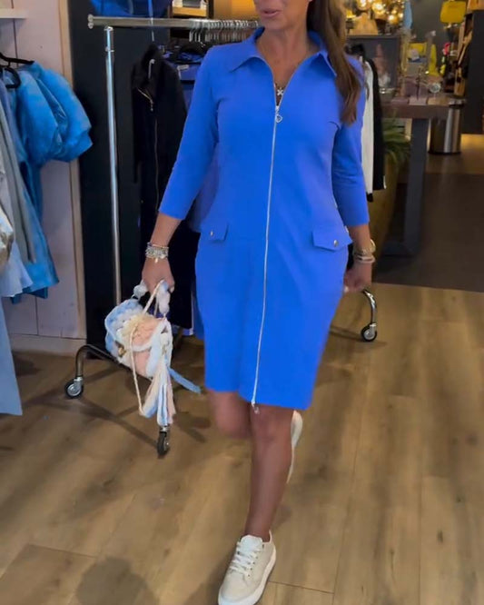 Einfarbiges Langarmkleid mit Revers und Reißverschluss