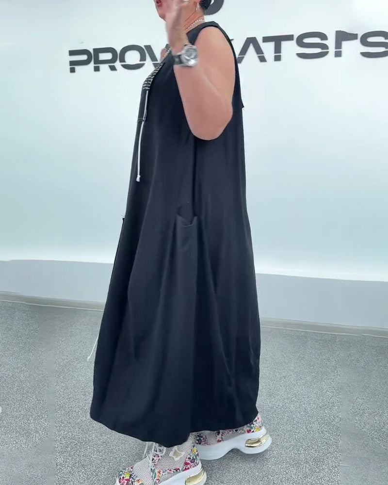 Ärmelloses Oversize-Kleid mit Buchstaben-Print