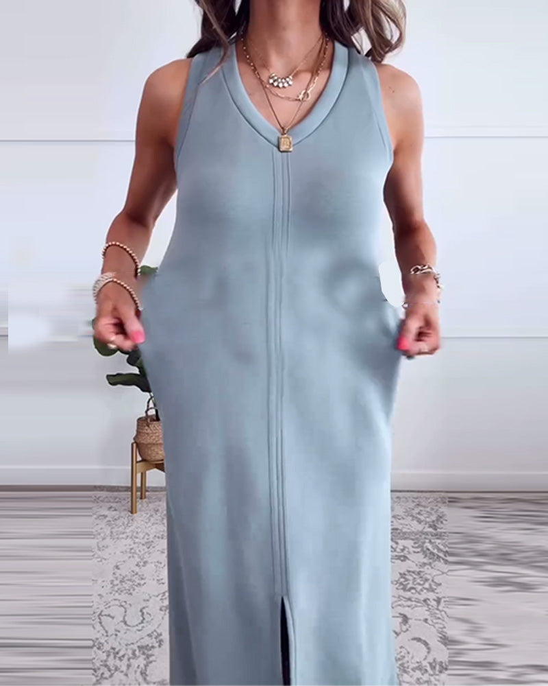 Ärmelloses, tailliertes Kleid mit V-Ausschnitt