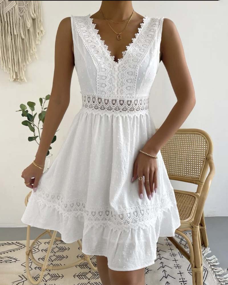 Solid Color Lace Backless Dress