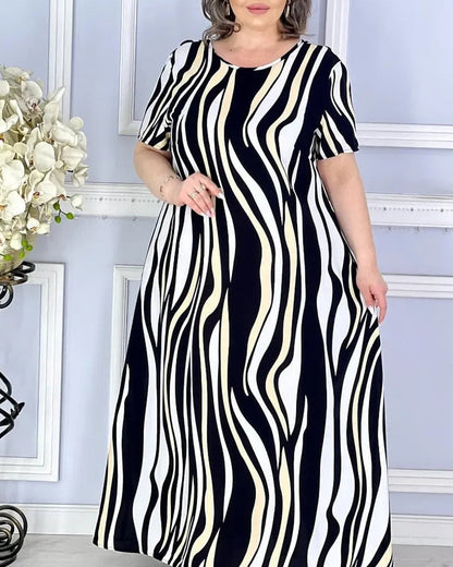 Lässiges, lockeres Kleid mit Rundhalsausschnitt