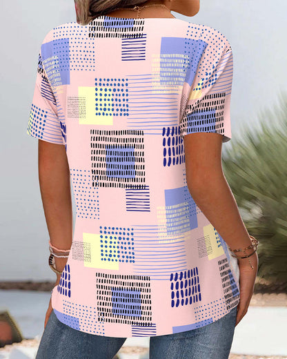 Lässiges T-Shirt mit V-Ausschnitt und Print