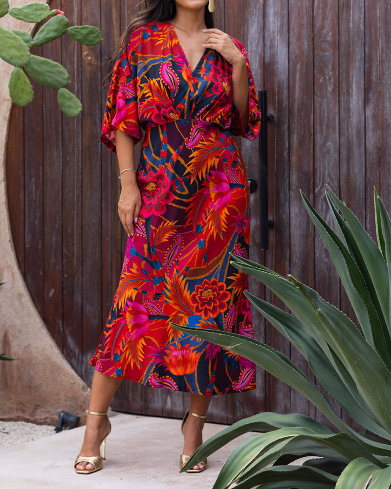 Modisches, schmales Kleid mit V-Ausschnitt und Blumenmuster