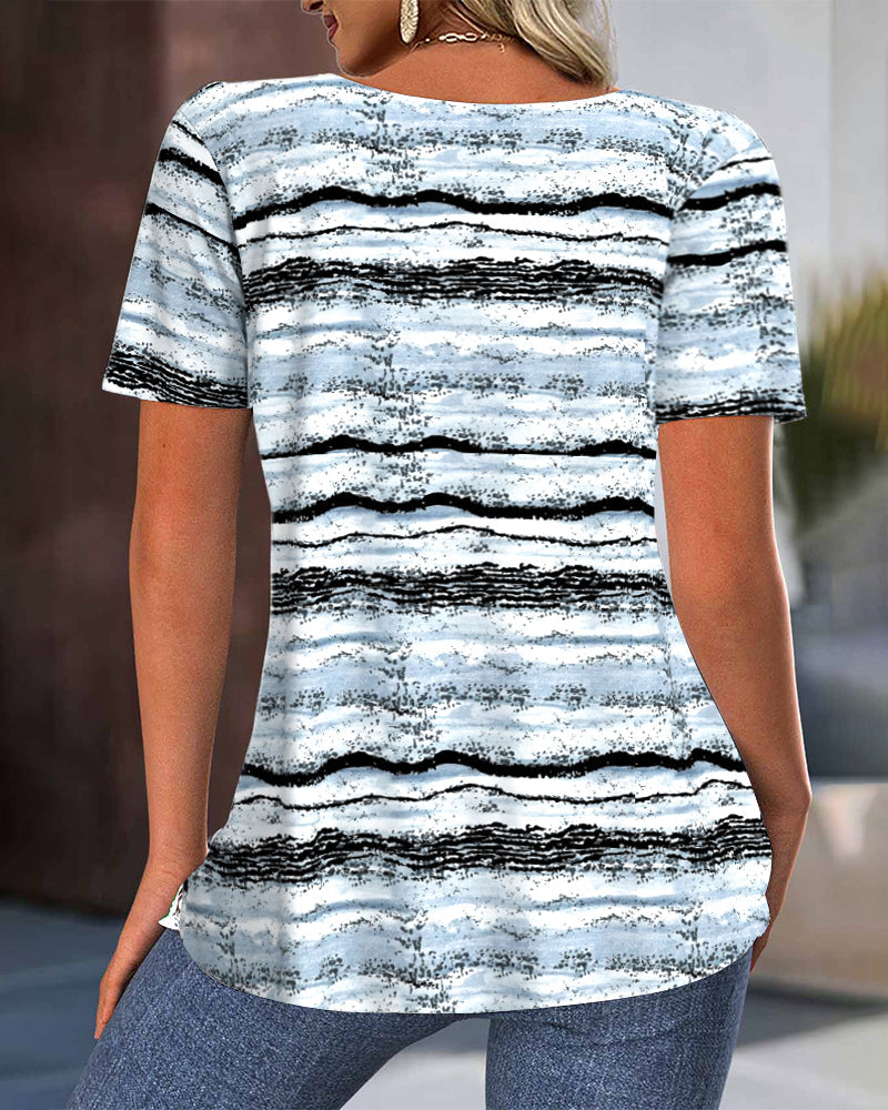 Round Neck Slim Fit Pleated Printed Blouse