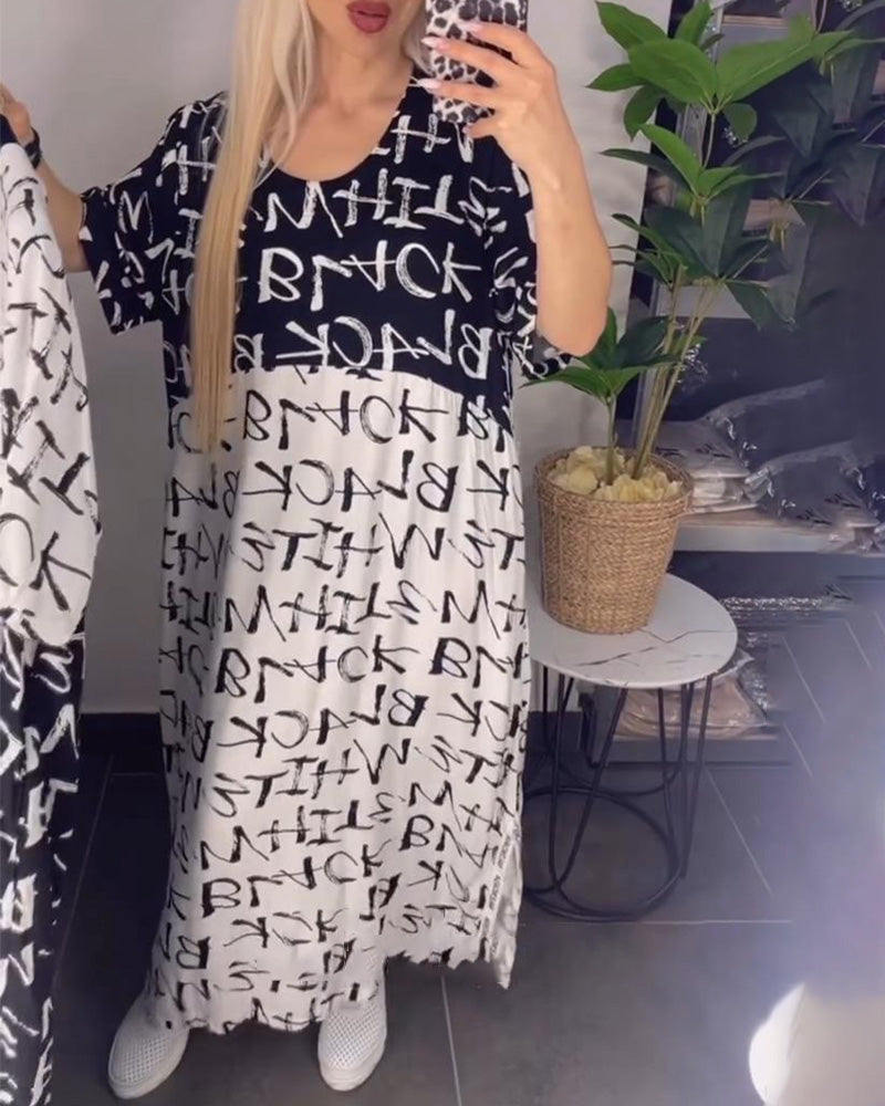 Etuikleid mit Schriftzug und Kontrastdruck