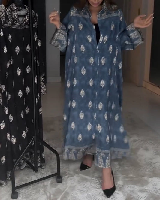 Lockeres Kleid mit Retro-Reversdruck