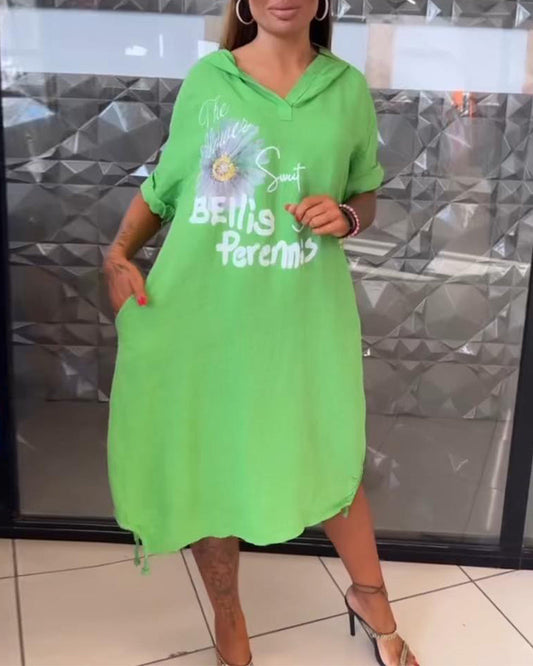 Lässiges Etuikleid mit Kapuze und Print