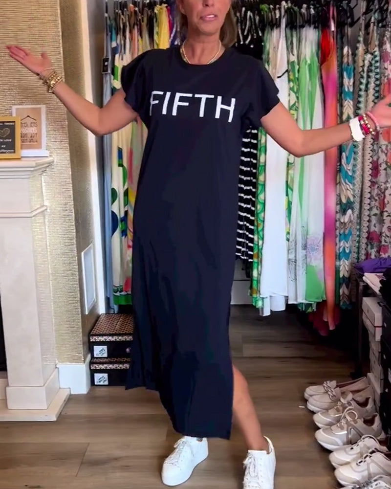 Lässiges Kleid mit Buchstabendruck, Rüschenärmeln und Schlitz