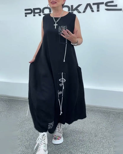 Ärmelloses Oversize-Kleid mit Buchstaben-Print